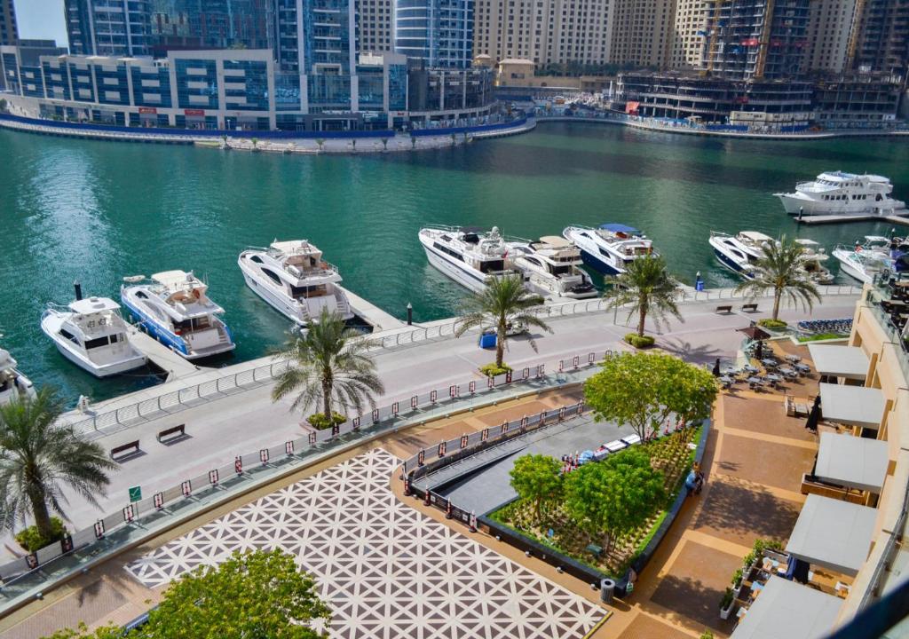 dubai marina luxury apartments