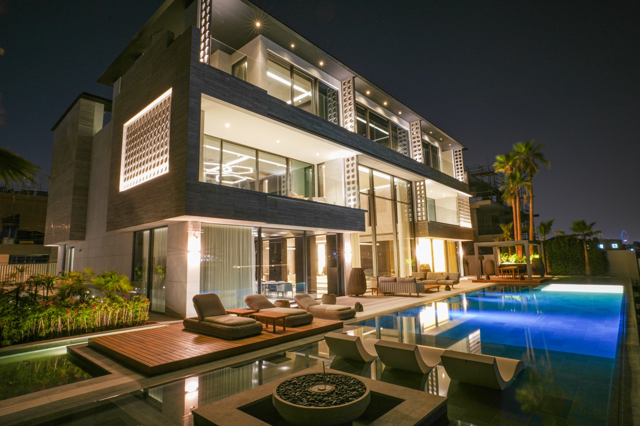Chateau villas with luxury features Dubai